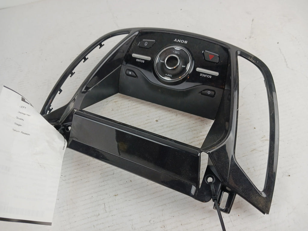 Pre-Owned 2013  Escape  Radio Control Panel OEM (Good)