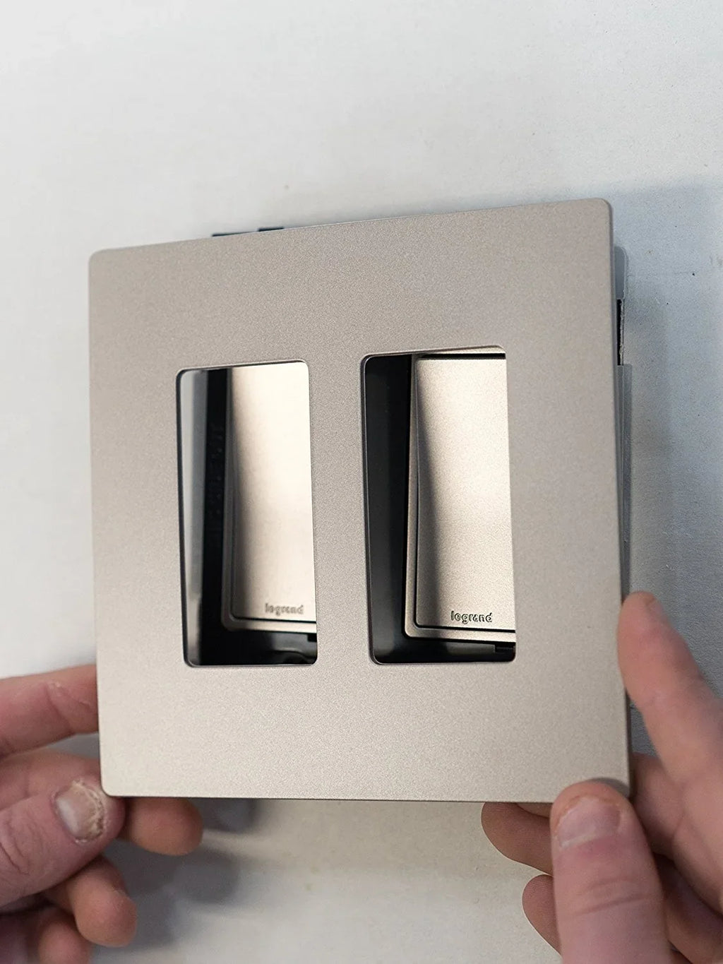Legrand - PASS & SEYMOUR RWP262NICC6 Radiant Nickel 2 Gang Screwless Plastic Wall Plate